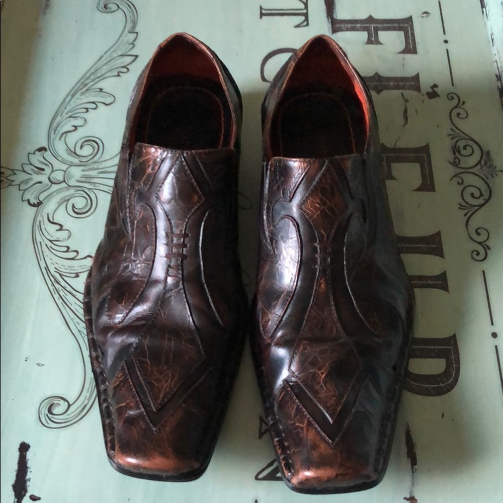 ROBERT WAYNE Brown Tooled Leather Slip Ons Sz. 8